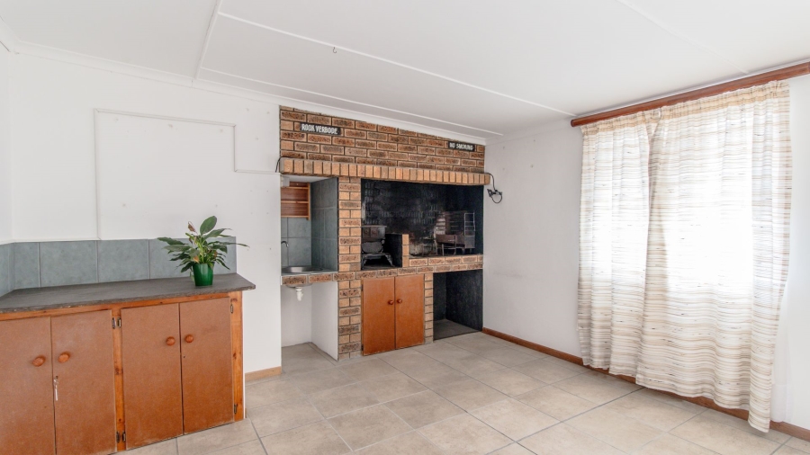 5 Bedroom Property for Sale in Lamberts Bay Western Cape